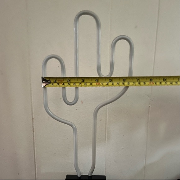 Cactus Neon Lamp - Picture 3 of 4